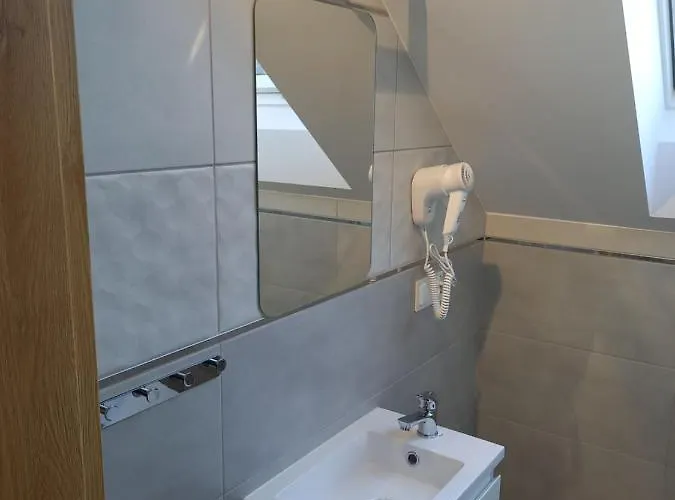 Debowy Zakatek W Dolinie Baryczy