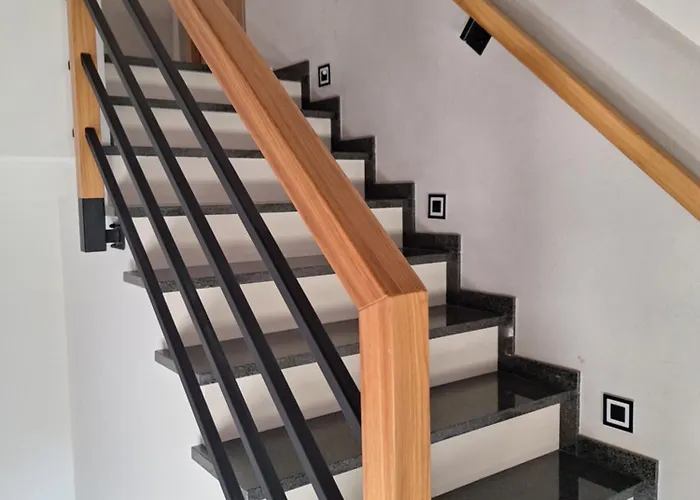 Debowy Zakatek W Dolinie Baryczy ゲストハウス ミリチ